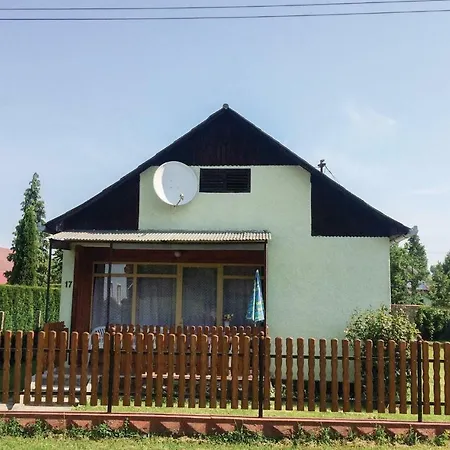 Feriehus In 19400 Balatonmáriafürdő