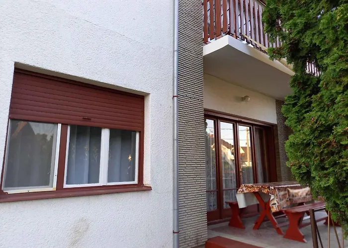 Σπίτι διακοπών In 19400 *